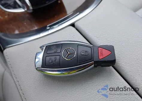 2015 Mercedes-Benz C 300 4Matic/Luxury 4Matic/Sport 4Matic from USA, damaged, VIN 55SWF4KB4FU016712